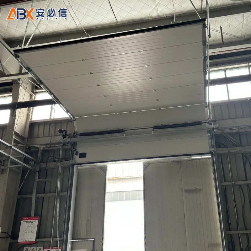 白山分段式滑升门